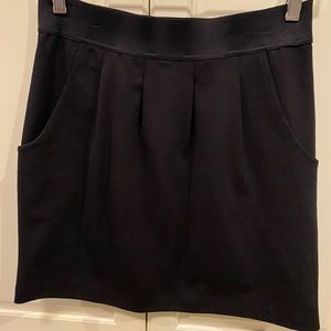 Gap xs black skirt- gently used